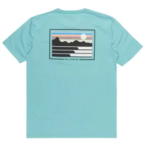NonChafingTrim ThermalInsulation Quiksilver Mens Land And Sea Short Sleeve  T-Shirt