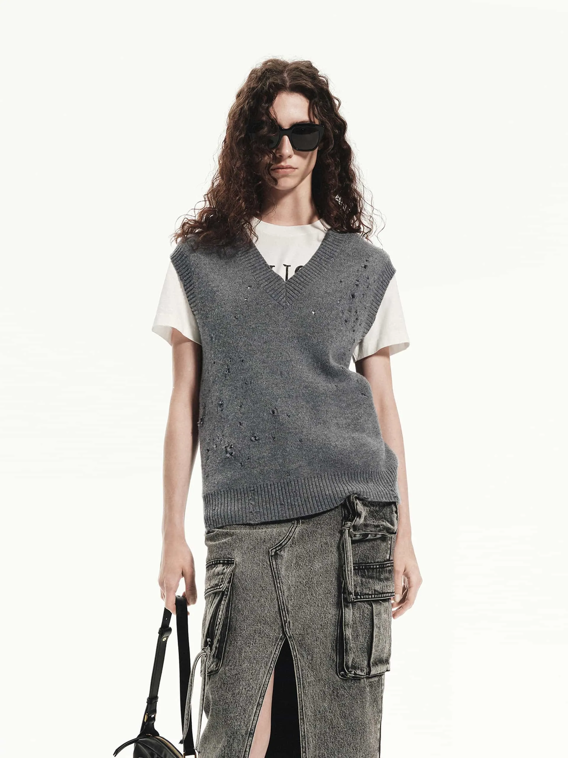 Non Restrictive Cut Roomy Waist Distress Detail Knitted Vest