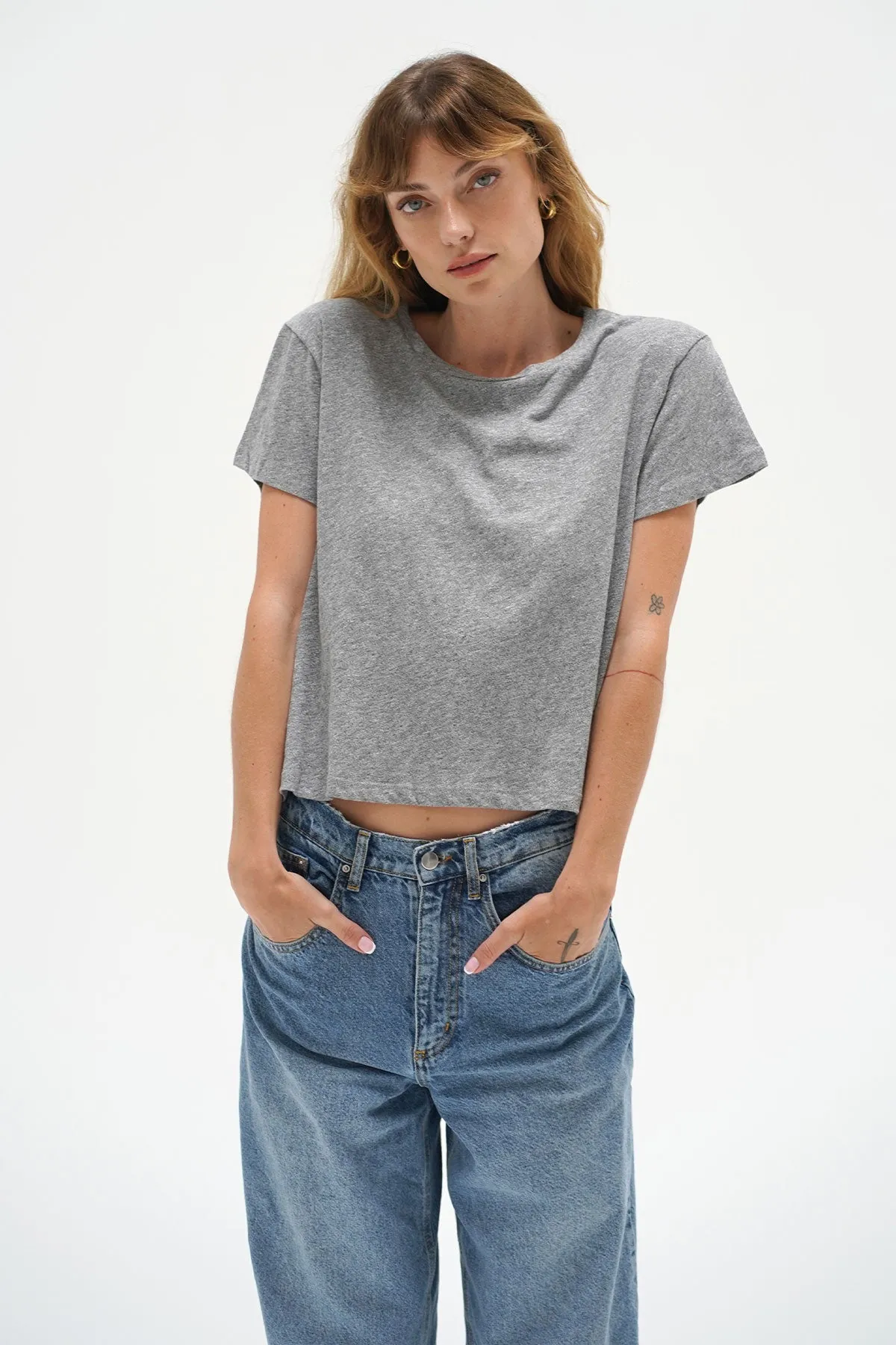 Basic Wardrobe Piece Vintage Look Shaden Cotton Crew - Heather Grey