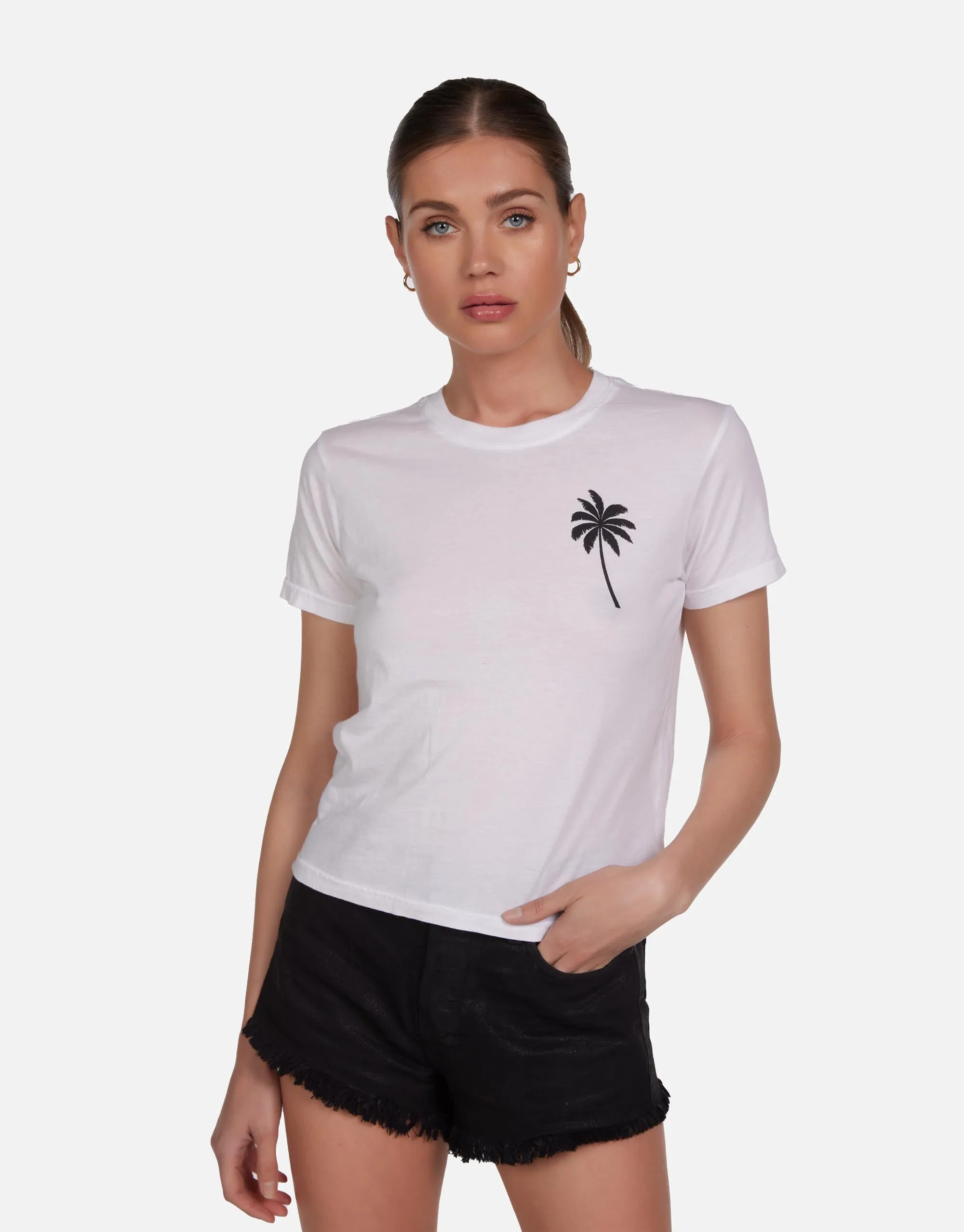Ursula Tropical Shark Outdoor Look