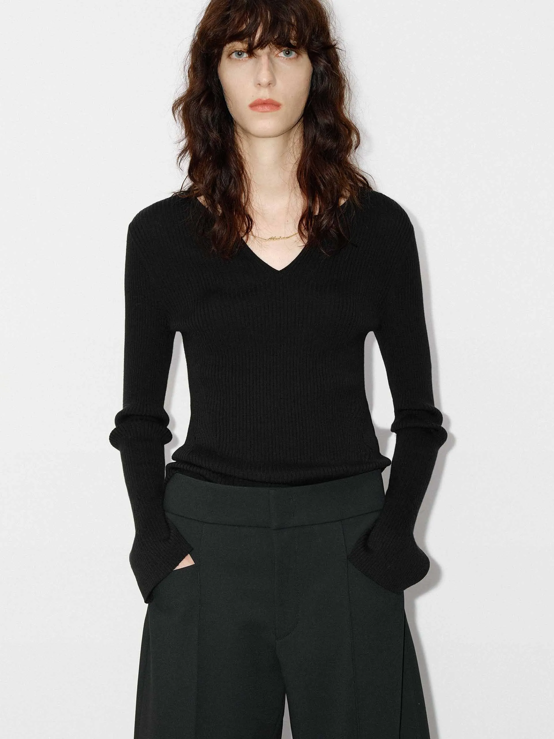 Breathable fabric V-neck Wool Knit Sweater