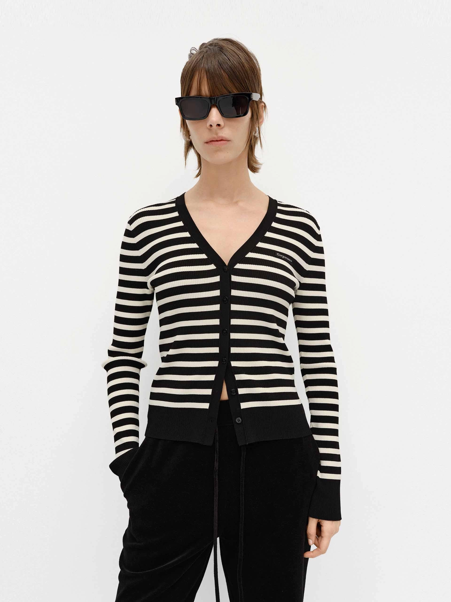 Snag Resistant Surface V-neck Ribbed Cardigan