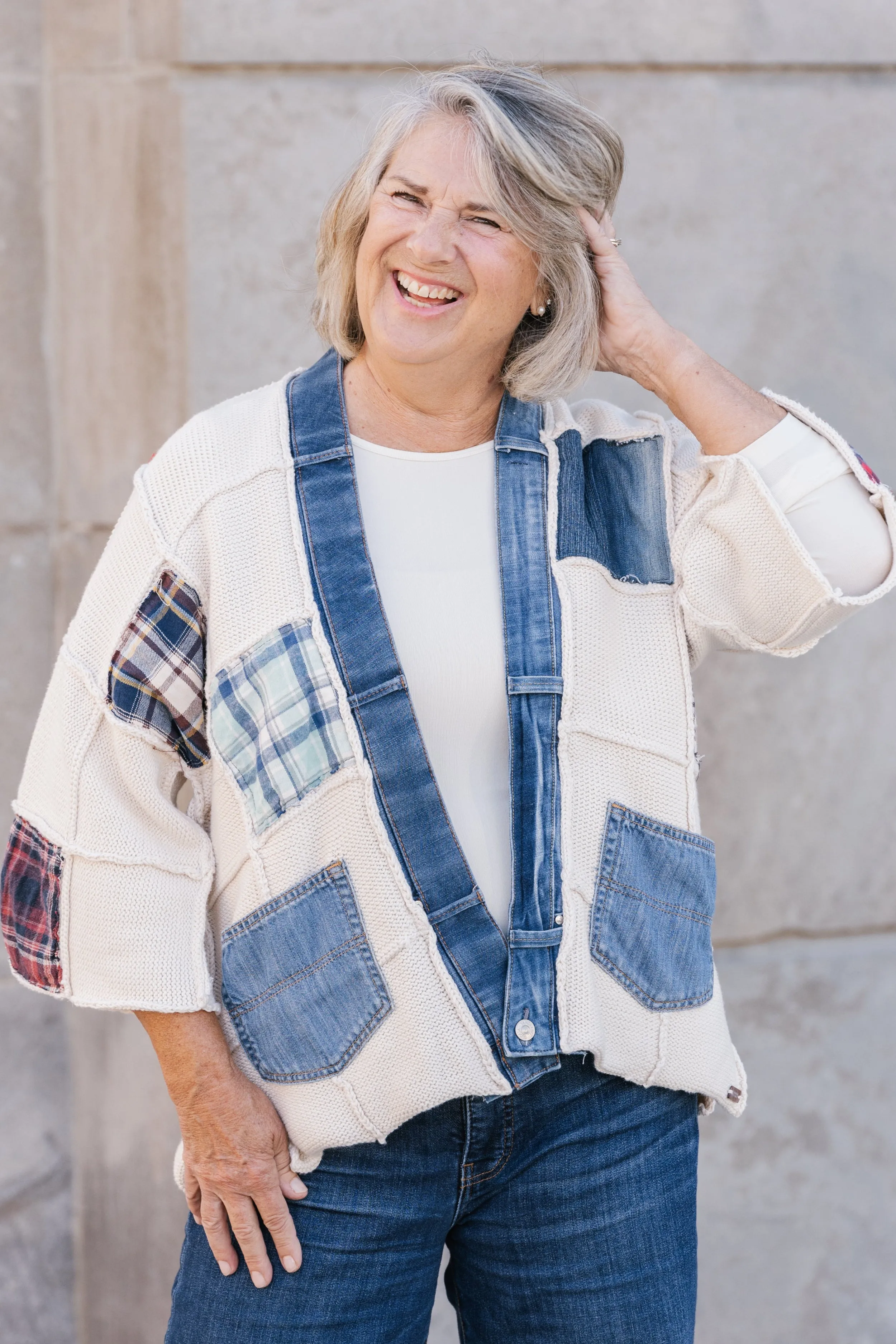 Chilly Season Wear Comfy Material Valley Patch Cardigan
