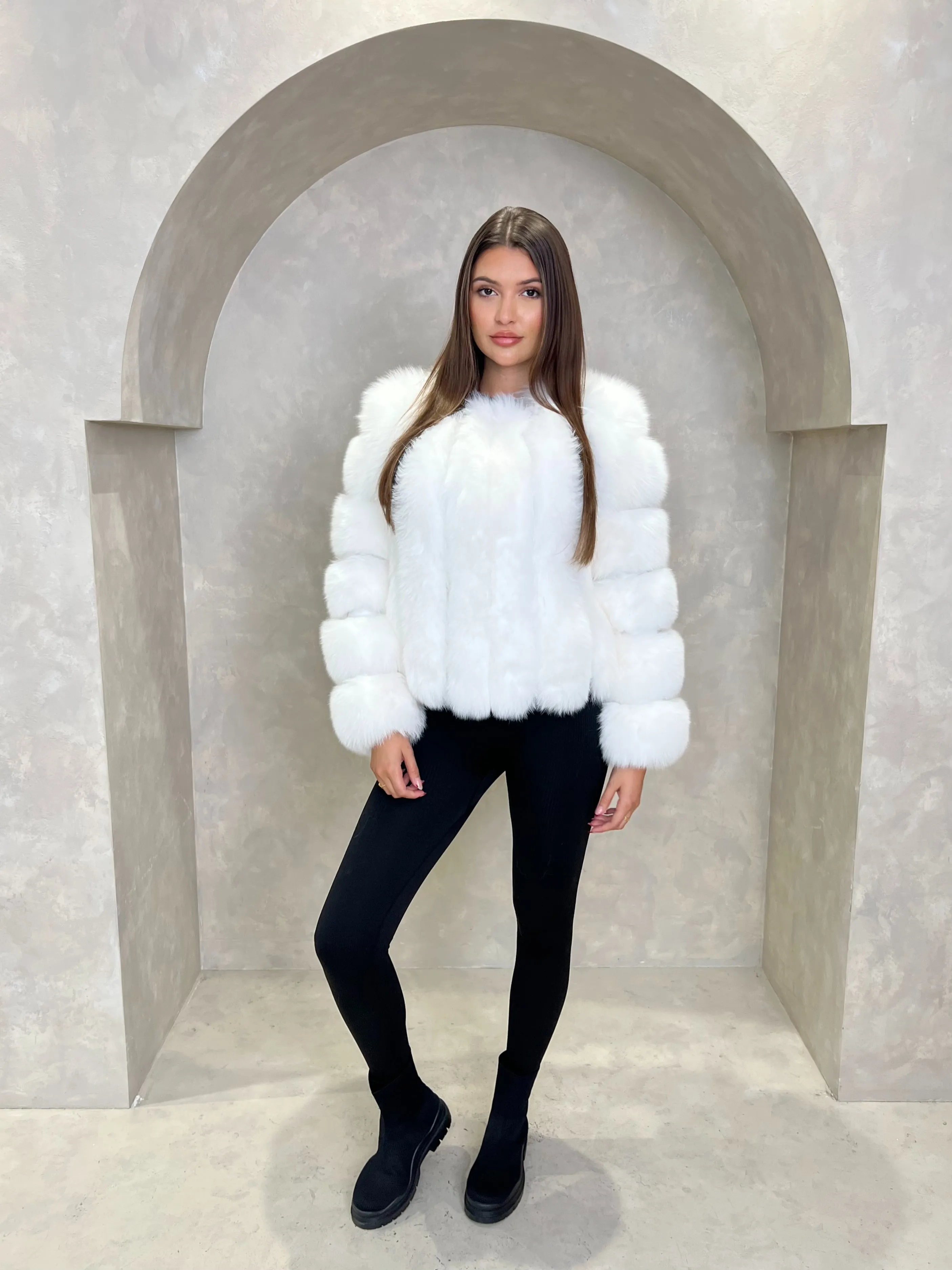 Warmth Retention Technology White Luxury Fur Vertical Pelt Coat