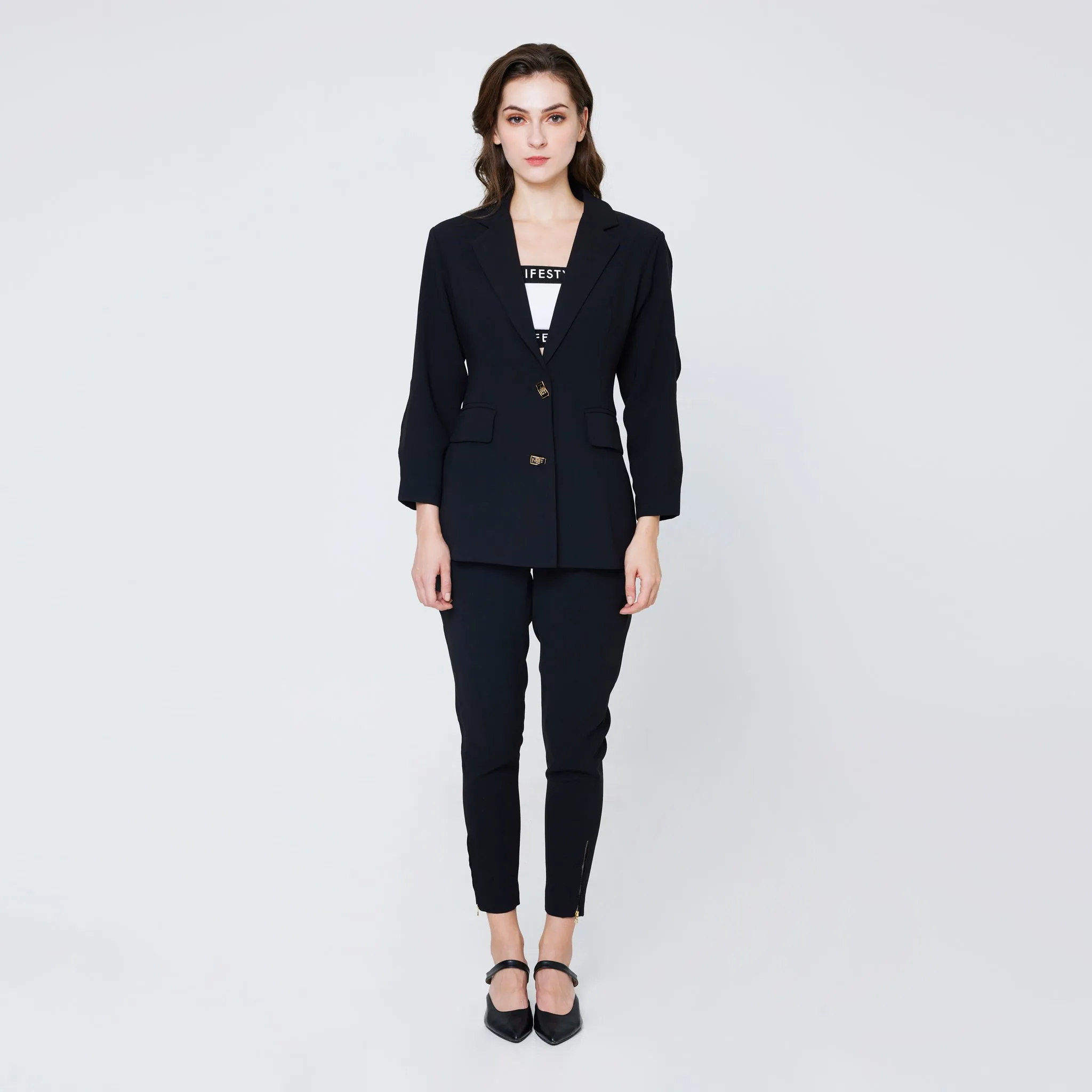ScratchResistant Zippers Scallop Sleeves Jacket
