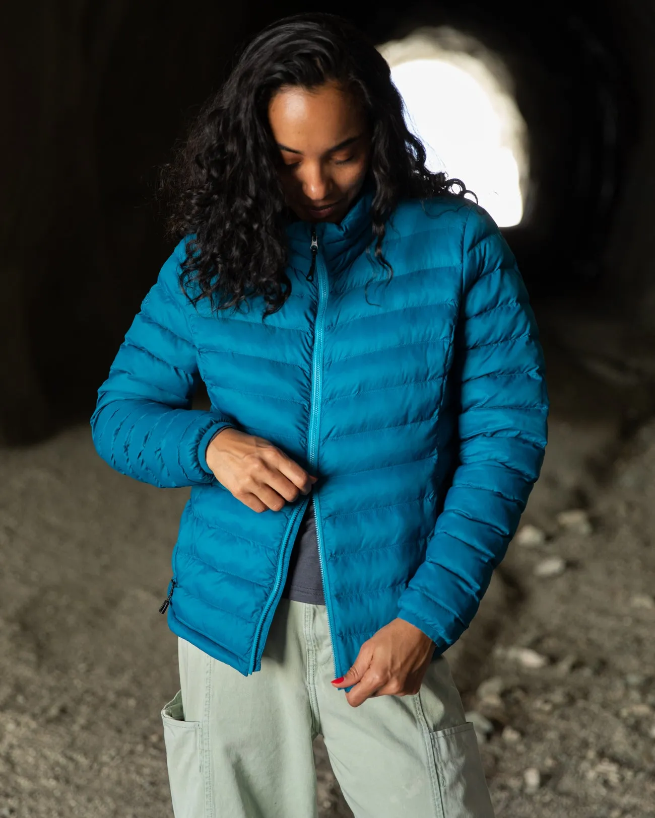 Women's Gale ACT Puffer Jacket Elastic Cuff Adjustment